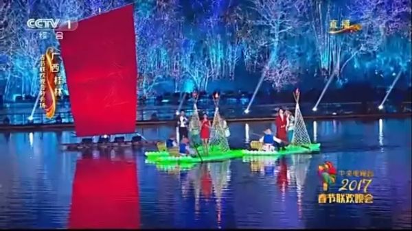 涨姿势!为什么大牌时装在春晚就失去了高级感?(图13) 涨姿势!为什么大牌时装在春晚就失去了高级感?(图13)