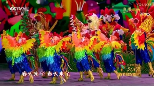 涨姿势!为什么大牌时装在春晚就失去了高级感?(图17) 涨姿势!为什么大牌时装在春晚就失去了高级感?(图17)