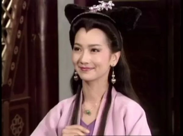 涨姿势!为什么大牌时装在春晚就失去了高级感?(图53) 涨姿势!为什么大牌时装在春晚就失去了高级感?(图53)