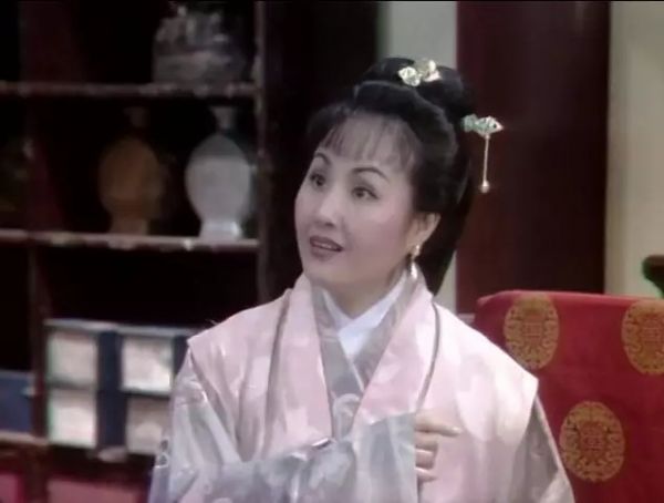 涨姿势!为什么大牌时装在春晚就失去了高级感?(图54) 涨姿势!为什么大牌时装在春晚就失去了高级感?(图54)