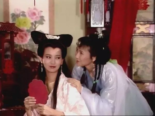 涨姿势!为什么大牌时装在春晚就失去了高级感?(图57) 涨姿势!为什么大牌时装在春晚就失去了高级感?(图57)